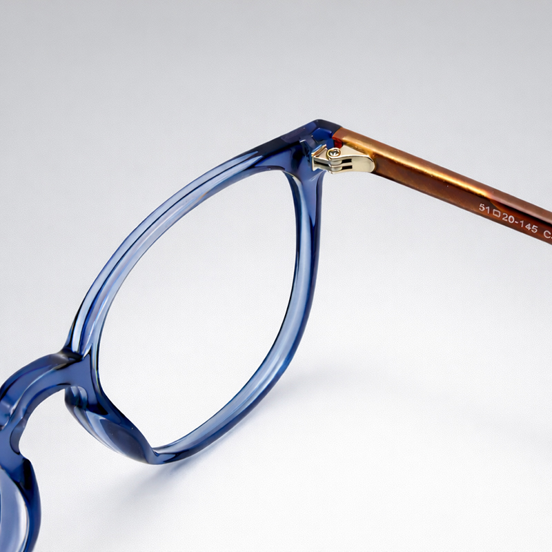 YB606 hinge close-up